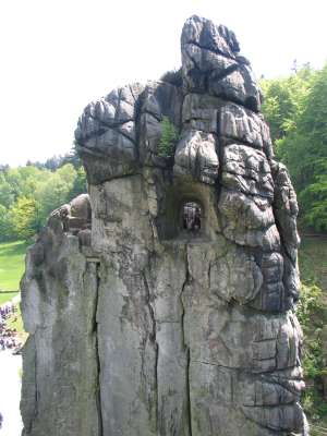 stone 2 from stone 3